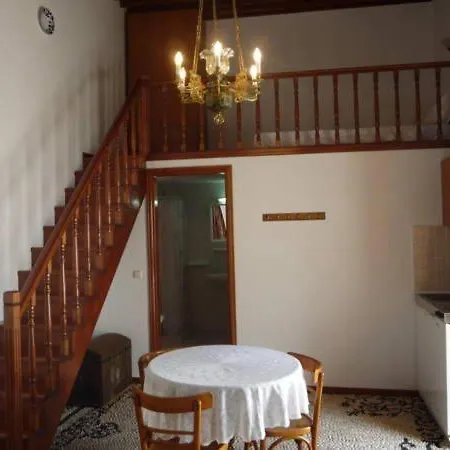 Great Villa Mika Sleeps 8 Short Walk To Beach Villa *
