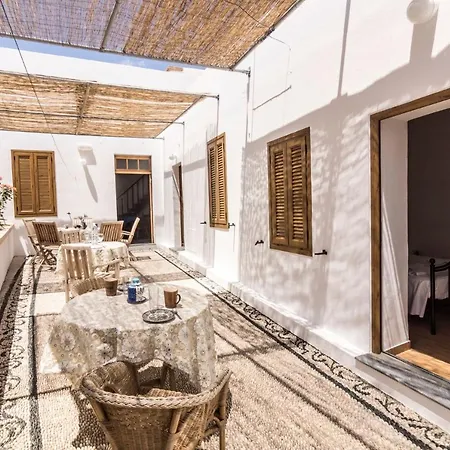 Great Villa Mika Sleeps 8 Short Walk To Beach * Líndos