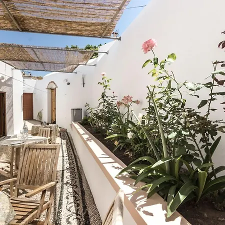 Great Villa Mika Sleeps 8 Short Walk To Beach